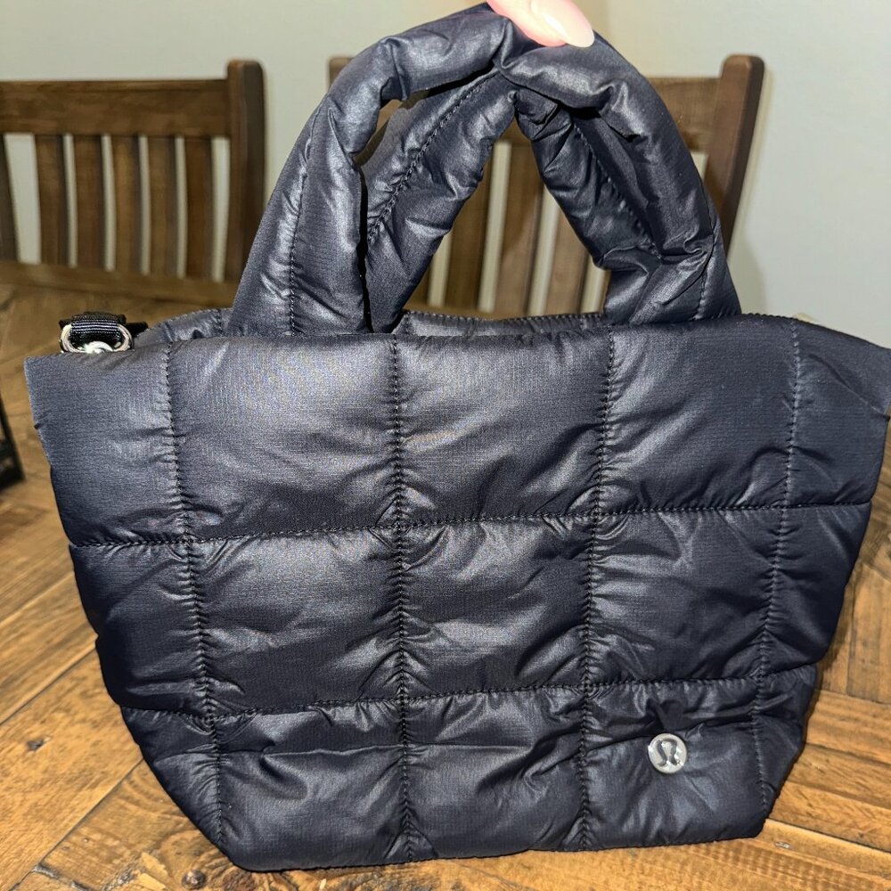 Lululemon Quilted Grid Crossbody 5L